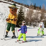 Holiday Home In Rennweg Near Ski Slopes Holiday home *