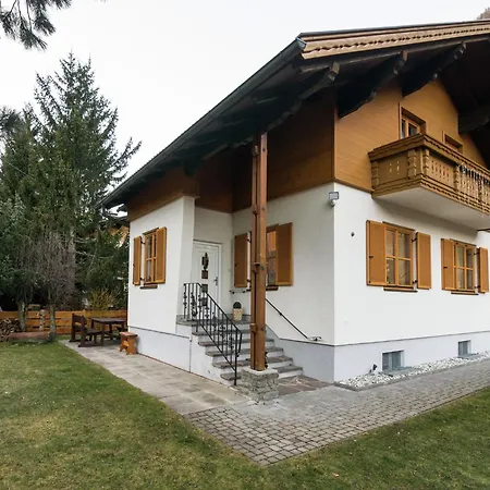 Ferienhaus In Rennweg Near Slopes *