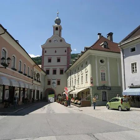 In Rennweg Near Slopes בית נופש *