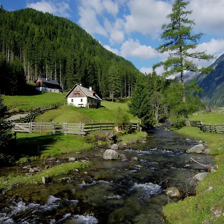 Ferienhaus In Rennweg Near Slopes