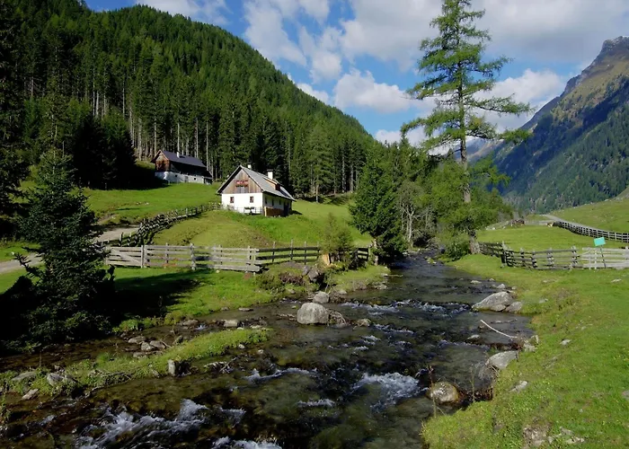 בית נופש In Rennweg Near Slopes